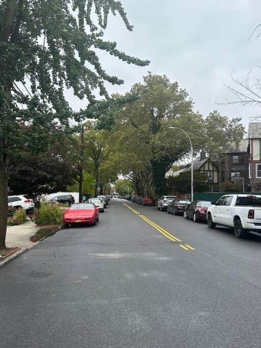 Апартаменты Morris Park Area Нью-Йорк Экстерьер фото